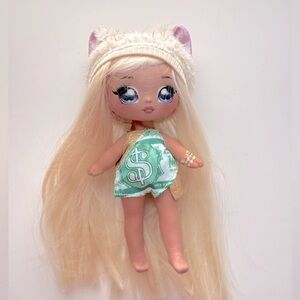 Na! Na! Na! Surprise Doll and Metallic Purse Glam Series - Victoria Grand.